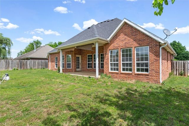 989 Lexington Circle, Springdale, AR 72762