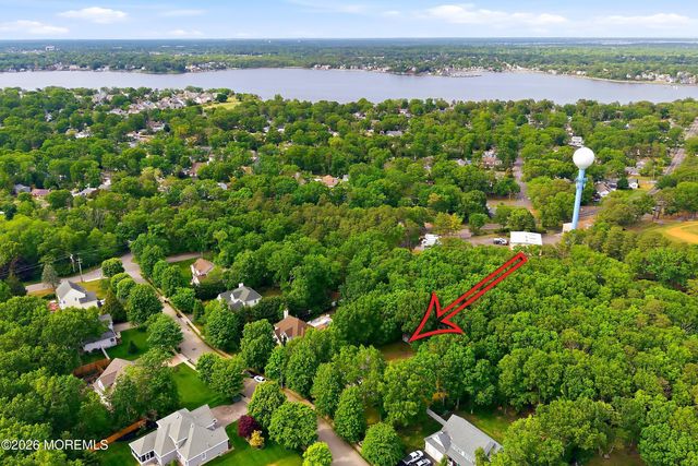 8 Country Woods Lane, Pine Beach, NJ 08741