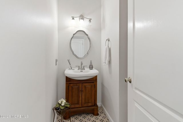 8 Country Woods Lane, Pine Beach, NJ 08741