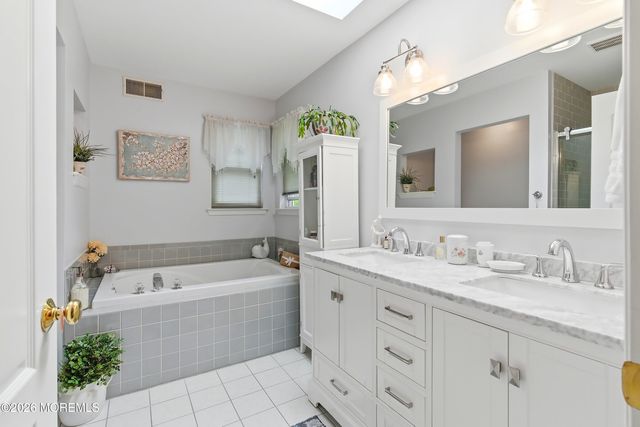 8 Country Woods Lane, Pine Beach, NJ 08741