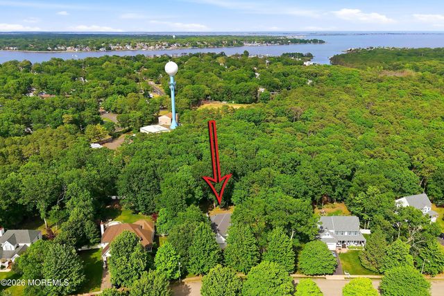 8 Country Woods Lane, Pine Beach, NJ 08741