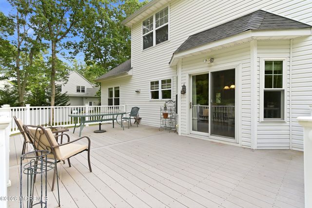8 Country Woods Lane, Pine Beach, NJ 08741