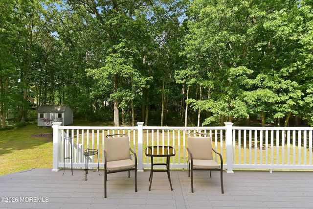 8 Country Woods Lane, Pine Beach, NJ 08741