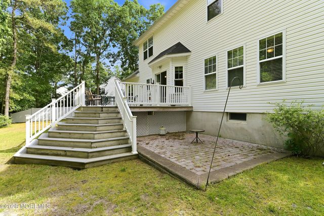 8 Country Woods Lane, Pine Beach, NJ 08741