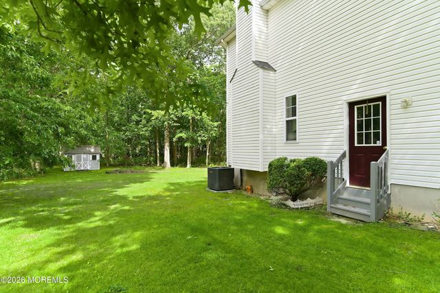 8 Country Woods Lane, Pine Beach, NJ 08741