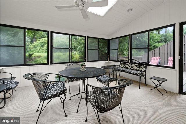 122 DOWNS DR, Wilmington, DE 19807