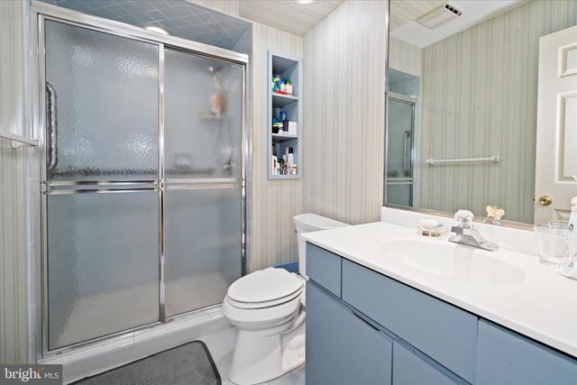 122 DOWNS DR, Wilmington, DE 19807