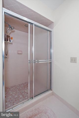 122 DOWNS DR, Wilmington, DE 19807