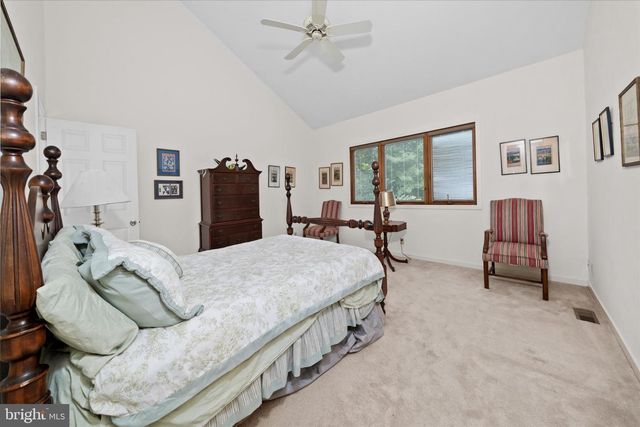 122 DOWNS DR, Wilmington, DE 19807