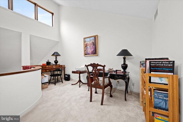 122 DOWNS DR, Wilmington, DE 19807