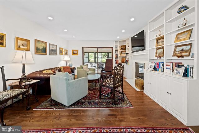122 DOWNS DR, Wilmington, DE 19807