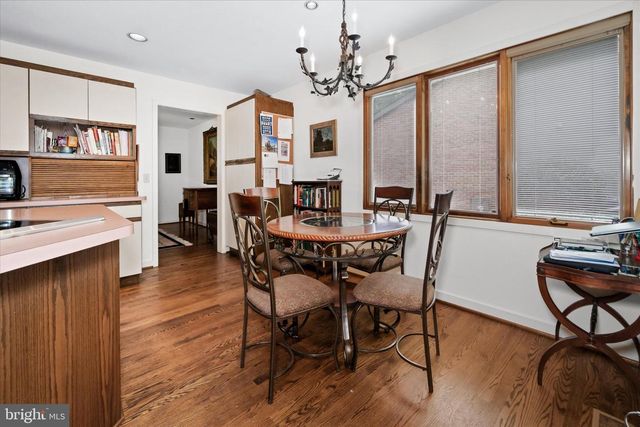 122 DOWNS DR, Wilmington, DE 19807