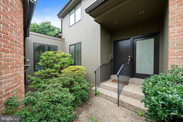 122 DOWNS DR, Wilmington, DE 19807