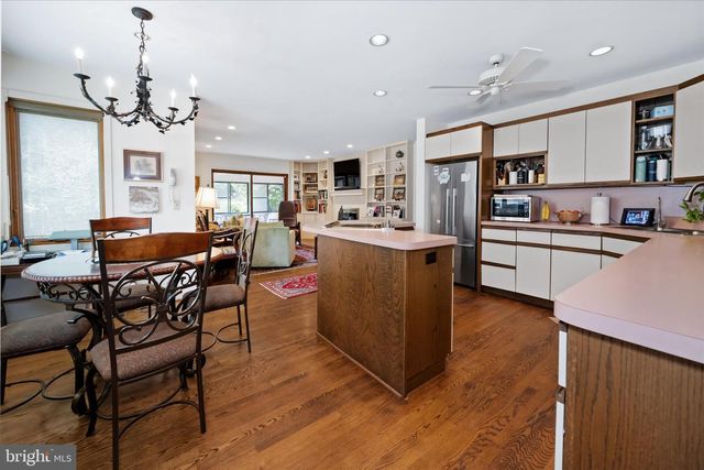 122 DOWNS DR, Wilmington, DE 19807