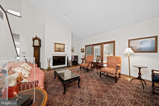 122 DOWNS DR, Wilmington, DE 19807