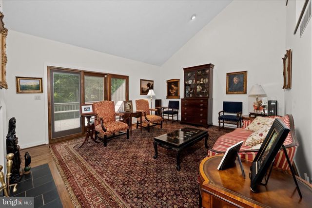 122 DOWNS DR, Wilmington, DE 19807