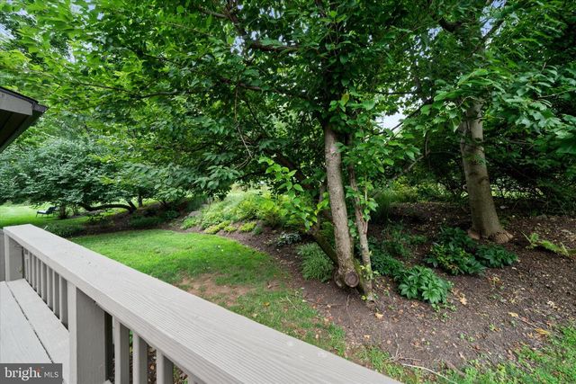 122 DOWNS DR, Wilmington, DE 19807