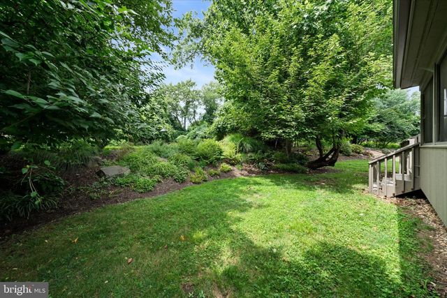 122 DOWNS DR, Wilmington, DE 19807