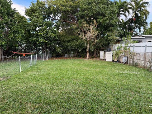 1411 NW 41st St 1411, Miami, FL 33142