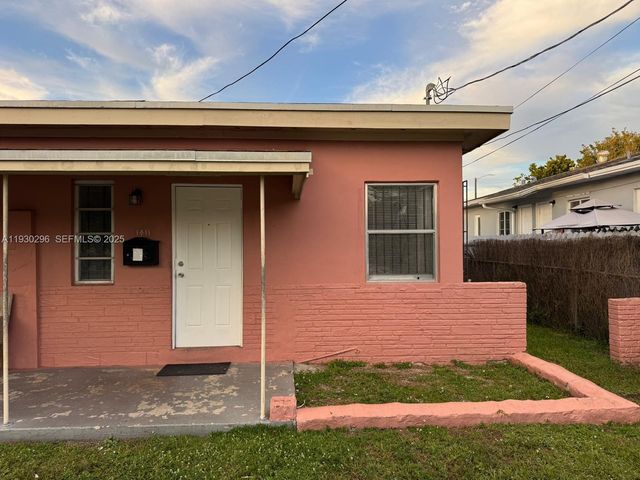 1411 NW 41st St 1411, Miami, FL 33142