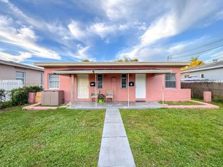 1411 NW 41st St 1411, Miami, FL 33142