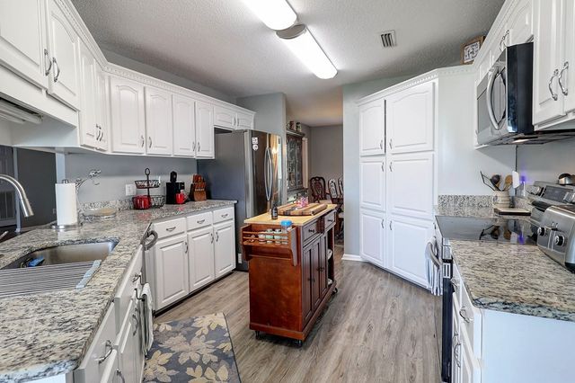 1014 Jeulia Saunders Road, Slocomb, AL 36375