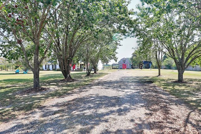 1014 Jeulia Saunders Road, Slocomb, AL 36375