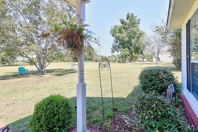 1014 Jeulia Saunders Road, Slocomb, AL 36375