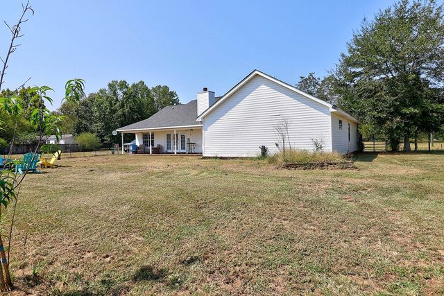 1014 Jeulia Saunders Road, Slocomb, AL 36375