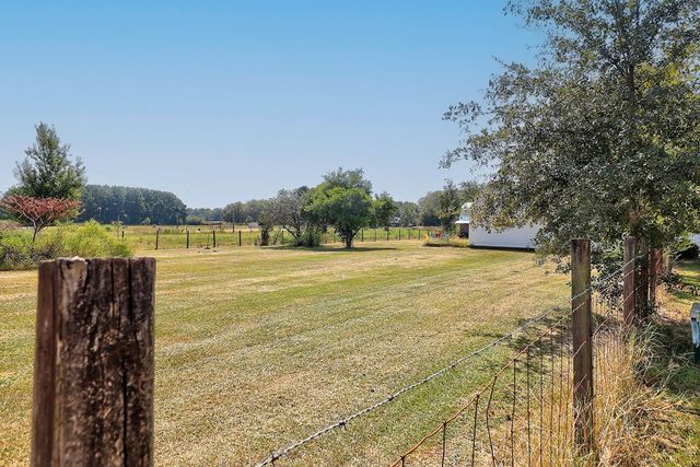 1014 Jeulia Saunders Road, Slocomb, AL 36375