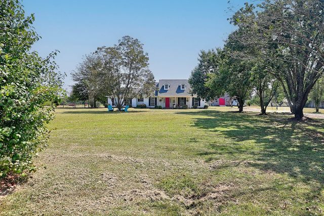 1014 Jeulia Saunders Road, Slocomb, AL 36375