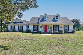 1014 Jeulia Saunders Road, Slocomb, AL 36375