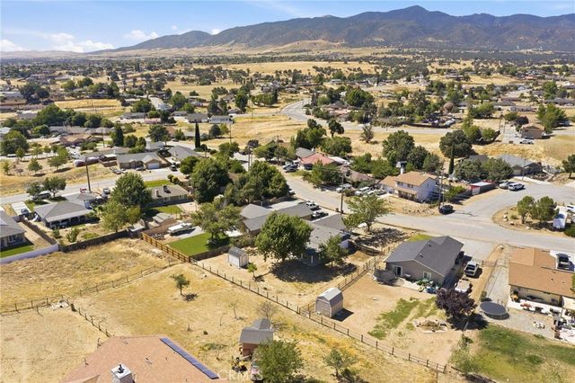 21009 Brentwood, Tehachapi, CA 93561