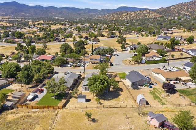 21009 Brentwood, Tehachapi, CA 93561