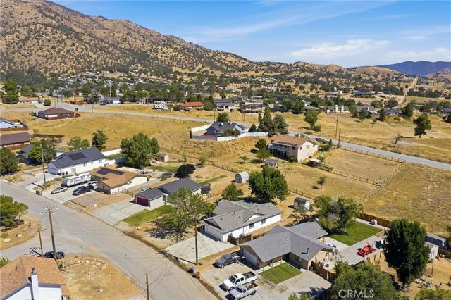 21009 Brentwood, Tehachapi, CA 93561