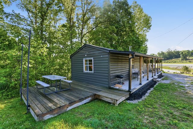 8086, 8222, 8225 Hwy 15, Pine Ridge, KY 41360