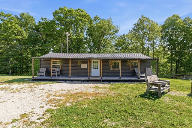 8086, 8222, 8225 Hwy 15, Pine Ridge, KY 41360
