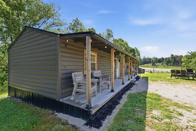 8086, 8222, 8225 Hwy 15, Pine Ridge, KY 41360
