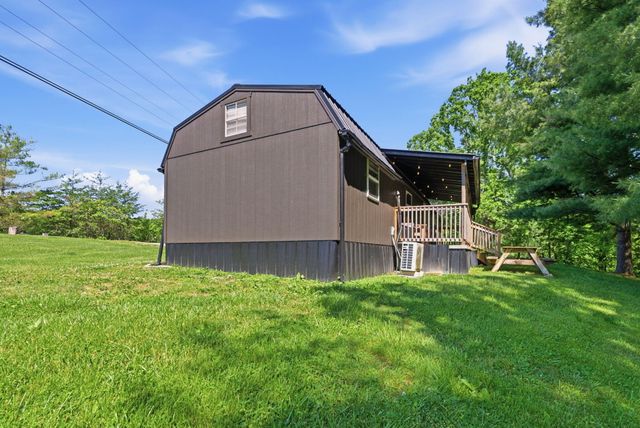 8086, 8222, 8225 Hwy 15, Pine Ridge, KY 41360