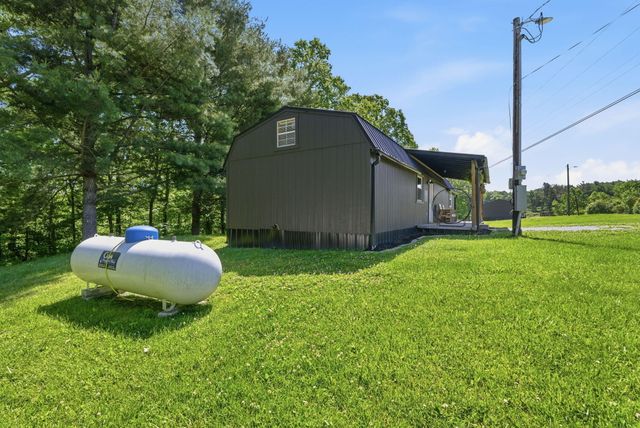8086, 8222, 8225 Hwy 15, Pine Ridge, KY 41360