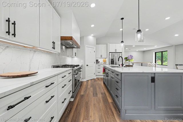 290 Larkspur Street, Ann Arbor, MI 48105