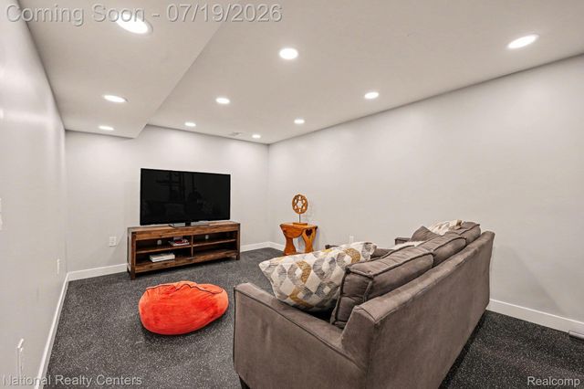 290 Larkspur Street, Ann Arbor, MI 48105