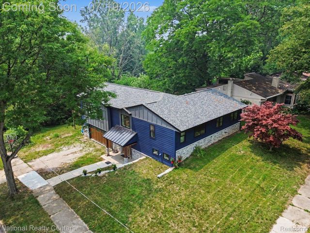 290 Larkspur Street, Ann Arbor, MI 48105