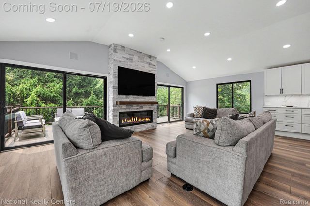 290 Larkspur Street, Ann Arbor, MI 48105