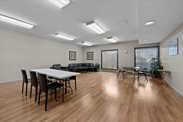 1795 Lake Cook Road 207, Highland Park, IL 60035