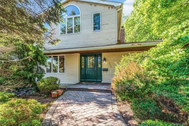 306 Versa Place, Sayville, NY 11782
