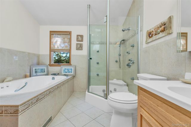 306 Versa Place, Sayville, NY 11782