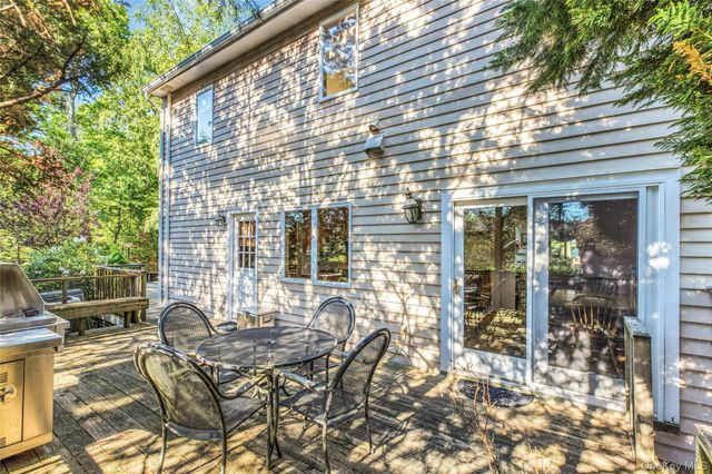 306 Versa Place, Sayville, NY 11782