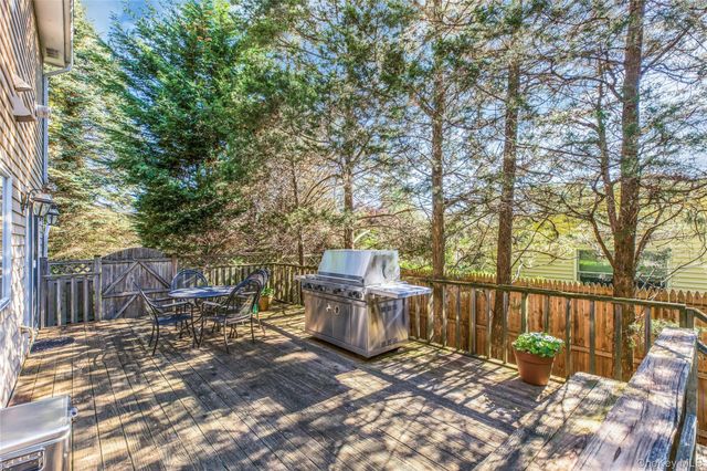 306 Versa Place, Sayville, NY 11782
