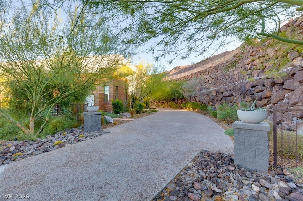 1 Sanctuary Peak Court, Henderson, NV 89012 — photo 2
